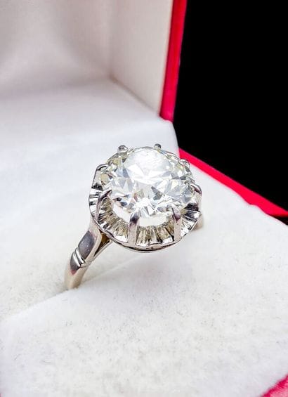 Solitary Diamond Ring 
800/°°° platinum or...