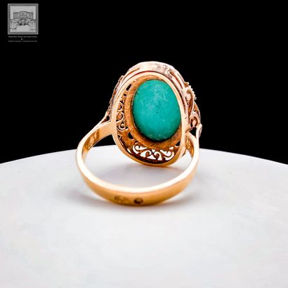 Bague ajourée 
Or jaune 18K 750/°°°
Sertie...