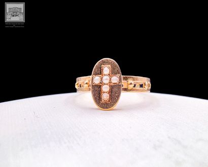 Bague en or 18K 750/°°°
Sertie de 6 pierres...