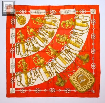 HERMÈS Paris 
Carré en twill de soie titré...