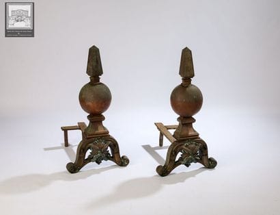 Importante paire de chenets
bronze et fonte
à...