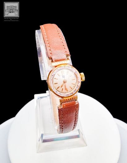Lip 
Montre de dame
Boitier en or 18K 750/°°°
Poinçon...