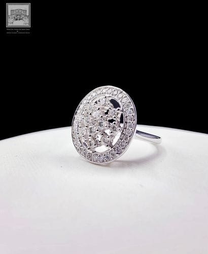 Bague Ajourée en or blanc 750°/.(18K) 4g...