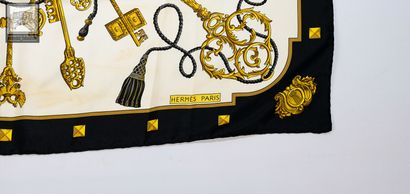 HERMÈS Paris 
Carré en twill de soie titré...