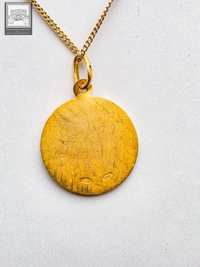 Collier + pendentif en or jaune 18K 750/°°°...