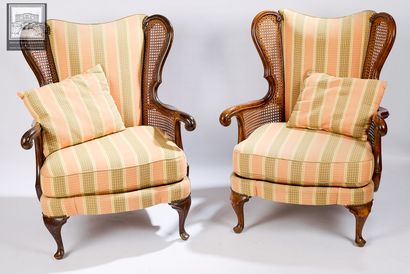 Paire de fauteuils 
Style Chippendale
Bois...