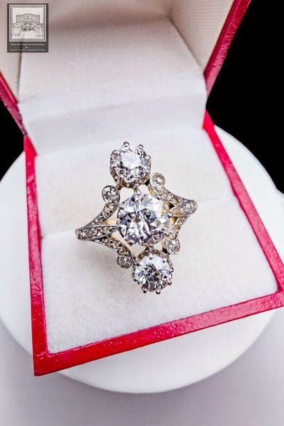 Bague type belle époque
Or jaune et gris...