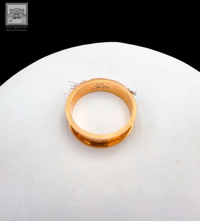 Bague en or 18K 750/°°°
Poinçon tête de cheval...
