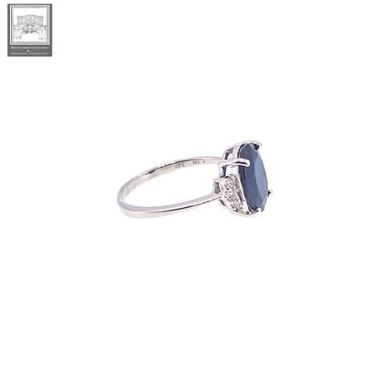 Bague en or blanc 750°/.(18K) 3g sertie d'un...