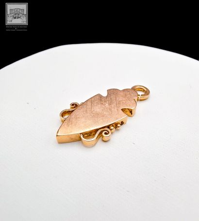 Pendentif 
Or jaune 18K 750/°°°
Sertie de...