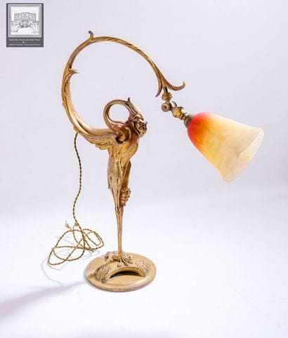 Lampe de table 
De style Art Nouveau 
Bronze...