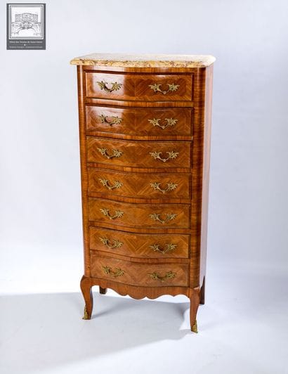 Semainier
Style Louis XV
Bois 
Ouvrant par...