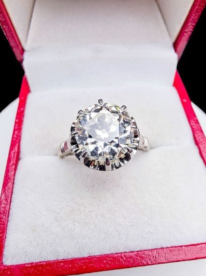 Solitary Diamond Ring 
800/°°° platinum or...