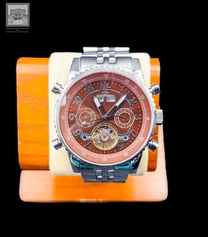 HINDENBERG 
Montre d'homme - Réf 250-H
Bracelet...