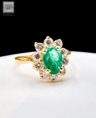 Marguerite Ring
18K yellow gold 750/°°°
Set...