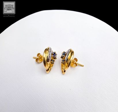 Paire de boucles d'oreilles
or jaune 18K...