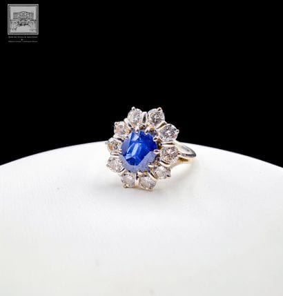 Bague marguerite 
Or gris 18K 750/°°°
Poinçon...