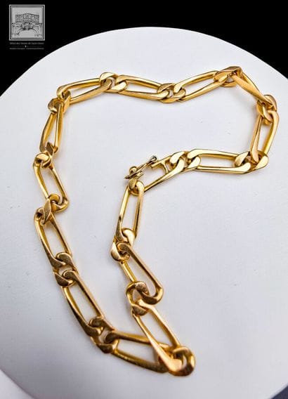 Bracelet à mailles allongées 
Or jaune 18K...