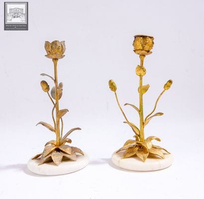 Paire de bougeoir 
Bronze doré 
Figurant...