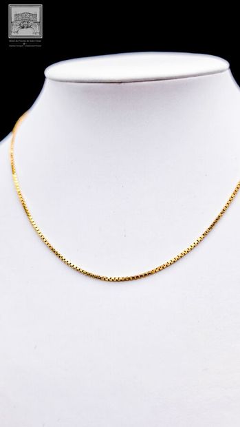Chaîne en or jaune 18k 750/°°°
Poids : 5.42g
Usure...