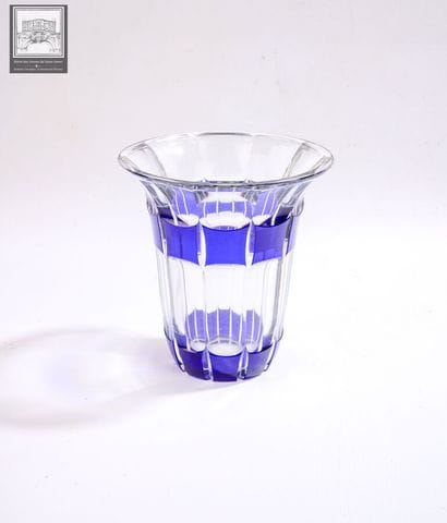 BACCARAT
Vase en cristal taillé à overlay...