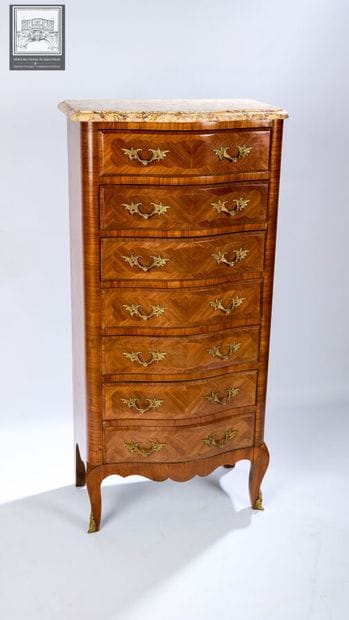 Semainier
Style Louis XV
Bois 
Ouvrant par...