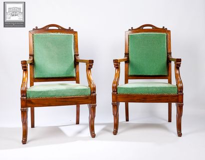 Paire de fauteuils en bois 
Estampillée Louis-Edouard...