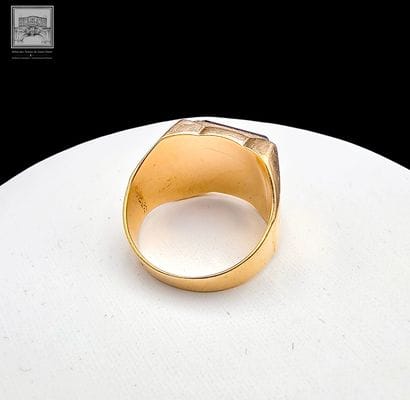 Bague chevalière
Or jaune 18K 750/°°°
Poinçon...
