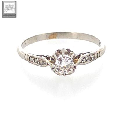 Bague solitaire
Or gris 18K 750/°°° 
Sertie...
