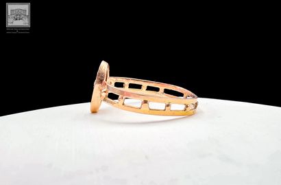 Bague en or 18K 750/°°°
Sertie de 6 pierres...