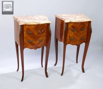 Paire de chevets
Style Louis XV
Bois 
Ouvrant...