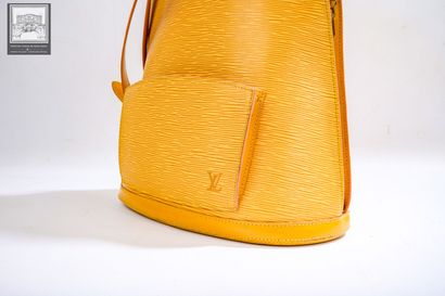 LOUIS VUITTON
Sac à dos modèle 