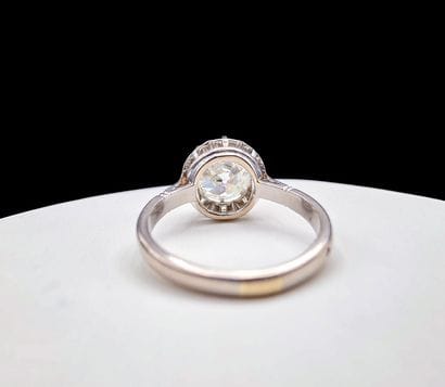 Solitary Diamond Ring 
800/°°° platinum or...