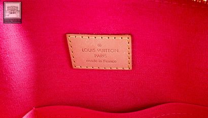 LOUIS VUITTON — Collection 2009
Édition limitée...