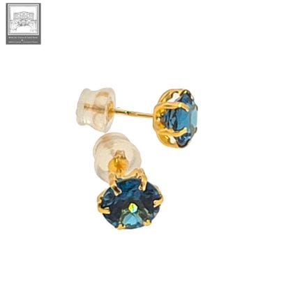 A pair of 750°/ (18K) yellow gold earrings...