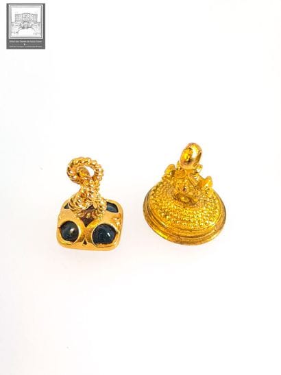 Cachet de pouce en or 18K 750/°°°
Poinçon...