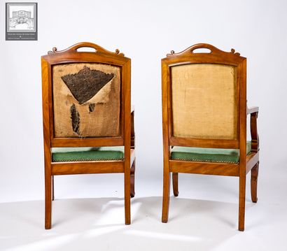 Paire de fauteuils en bois 
Estampillée Louis-Edouard...