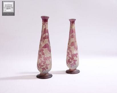 Établissements GALLÉ
Paire de vases soliflores
Verre...