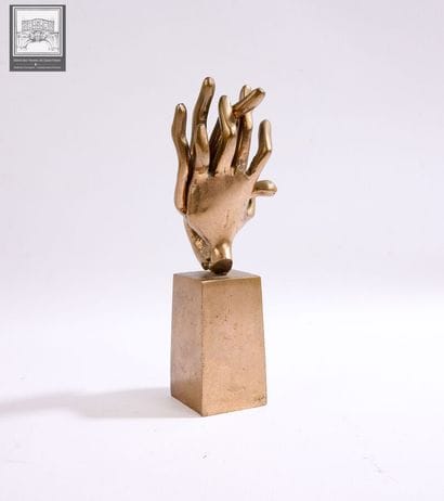 Yves Lohé (né en 1947)
Mains entrelacées
Sculpture,...