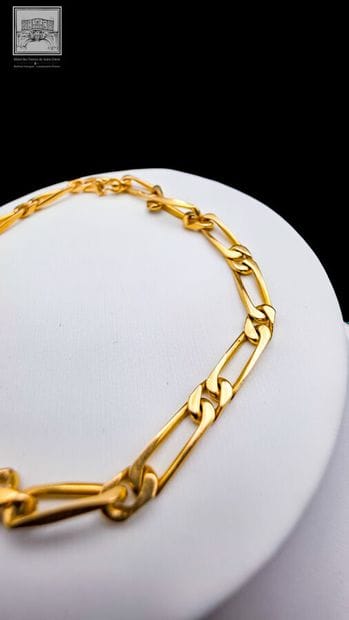 Bracelet à mailles allongées 
Or jaune 18K...