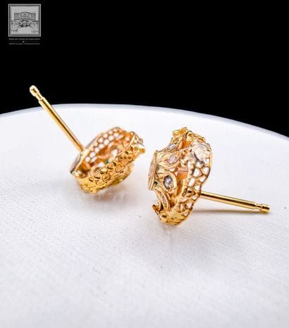 Paire de boucles d'oreille en or jaune 18K...