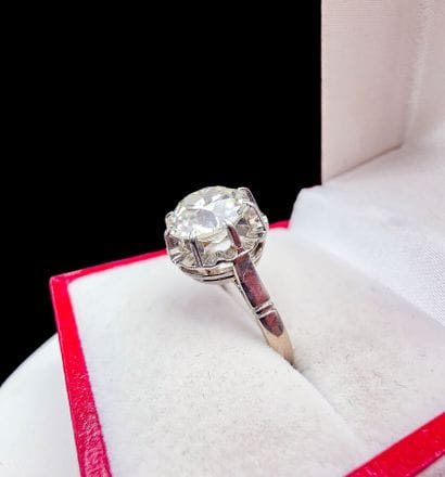 Solitary Diamond Ring 
800/°°° platinum or...