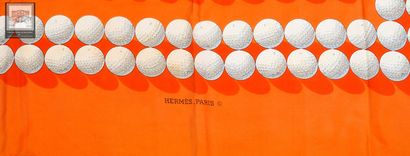 HERMÈS Paris 
Carré en twill de soie 
Décor...