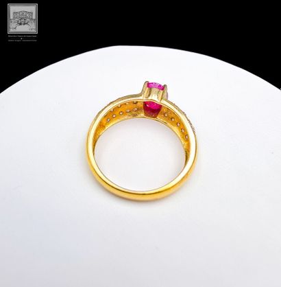 Bague jonc en or jaune 750°/.(18K) 4g20 ornée...
