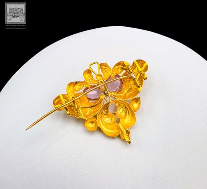 Broche ancienne de style victorien en or...