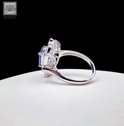 A lovely Art Deco-style ring in 750°/ (18K)...