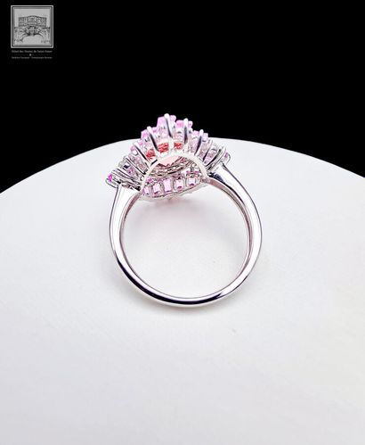 Bague Cocktail en or blanc 750°/.(18K) 4g45...