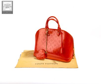 LOUIS VUITTON — Vers 2009

Sac « Alma »,...