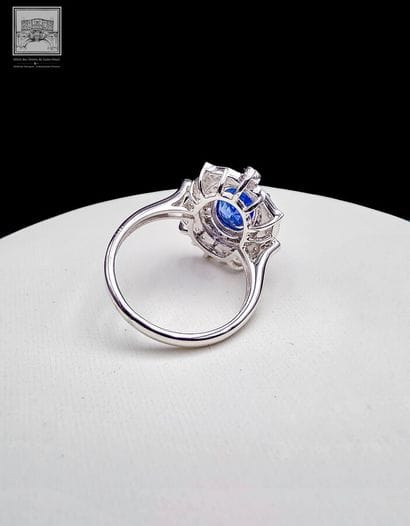 A lovely Art Deco-style ring in 750°/ (18K)...