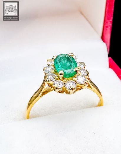 Marguerite Ring
18K yellow gold 750/°°°
Set...